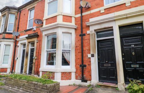 Jesmond Apartment | 17 Fairfield Road