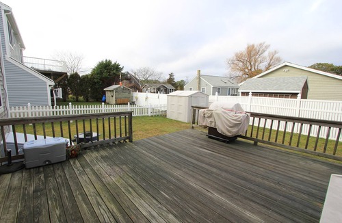 Sandwich House | 18 Knott Ave - Bright, updated 3BR home, pet-friendly, .1 miles to beach