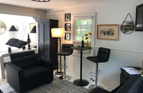 Hammondsport Bed & Breakfast | 18 Vine Inn & Carriage House