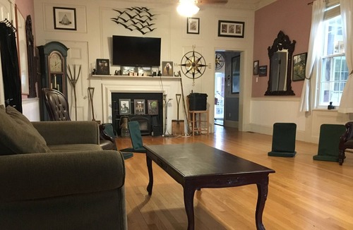 Southern Coast House | 1856 Ships brick Ships Captains Mansion 4 Bedroom
