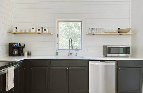 Traverse City Cottage | 1910 Farmhouse NEAR TOWN & WINERIES