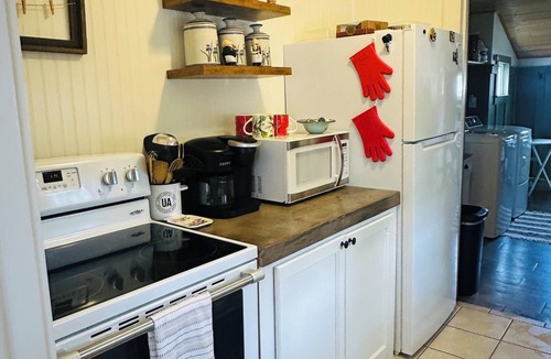 Glasgow House | 1bd 1ba PET FRIENDLY house - add more bedrooms to sleep up to 6 - just ask!