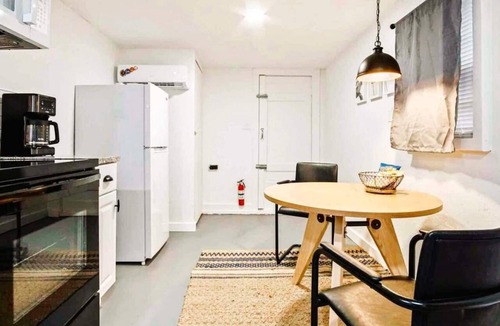 Central Oklahoma City Apartment | 1BR 4 mins from OCU — easy base for a semester, work, and medical travel #C2