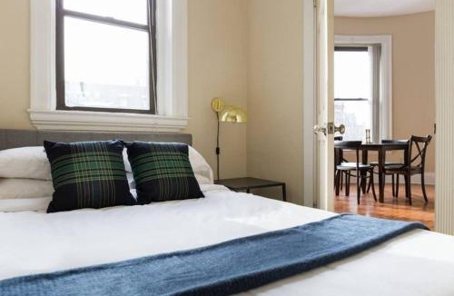 Fenway–Kenmore Apartment | 1BR Apartment in Bostons Fenway Neighborhood