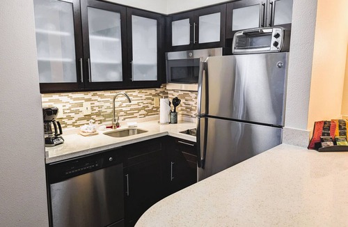 Indianapolis Apartment | 1BR King Suite w/Free Breakfast & Social Hour