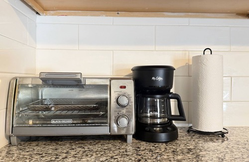 Central Oklahoma City Apartment | 1BR near Integris Children's with a desk — built for nurses and work stays #20C