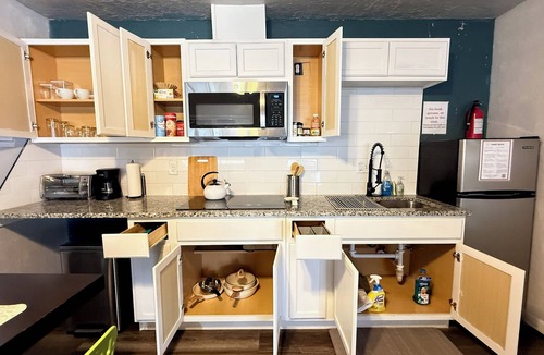 Central Oklahoma City Apartment | 1BR near Integris Children's with a desk — built for nurses and work stays #20C