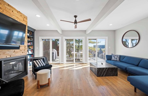 Mount Adams House | 1BR, Next to Monastery Wedding Venue, w/Bathtub