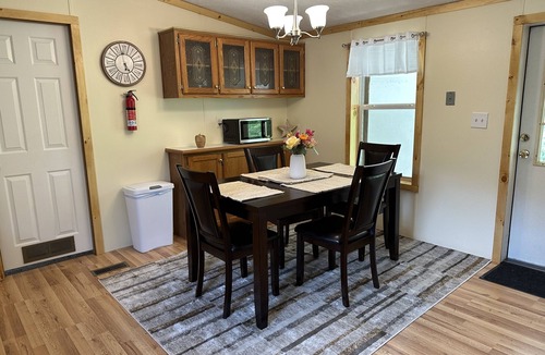 Nelsonville House | 1st Choice Lodging- Burr Oak Bungalow