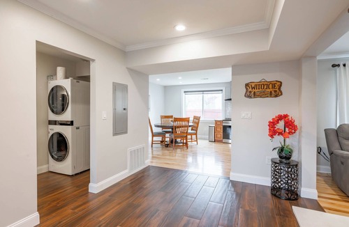 Salisbury Apartment | 1st floor apt.Now available.Salisbury MA close to Beach.3 bedroom with AC &porch