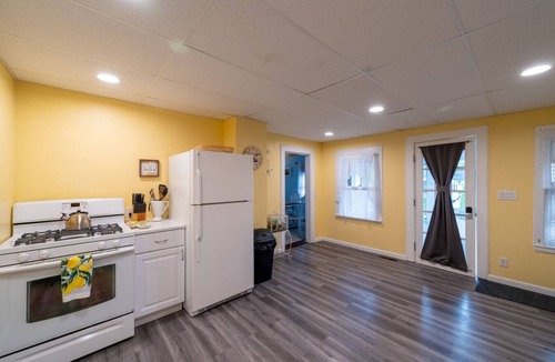 Winchester Apartment | 1st Floor The Inn at Highland Lake