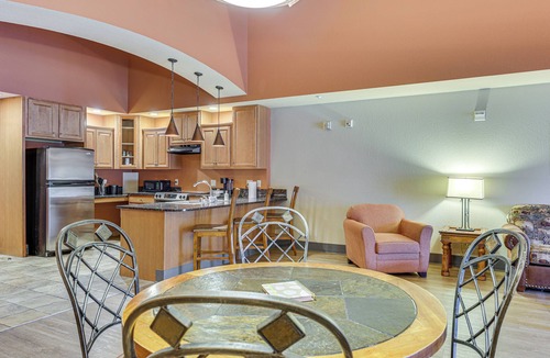 Wisconsin Dells Apartment | 1st-floor Wisconsin Resort Condo w/Patio!