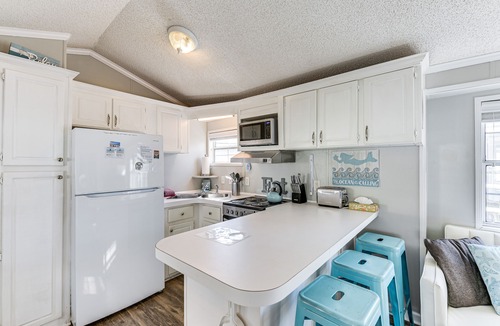 Miramar Beach Cottage | 2.5 Blocks to Beach! ‘Miramar Tropical Cabana'