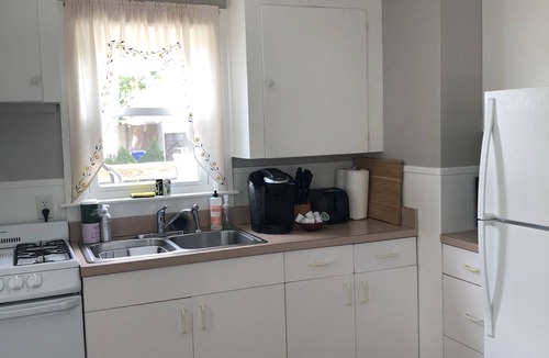 Bourne Cottage | 2 B/R cottage with water views located along the mouth of the Cape Cod Canal