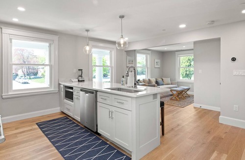 Andover Apartment | 2 Bed, 1.5 Bath Stunning Apartment, Central Andover Location