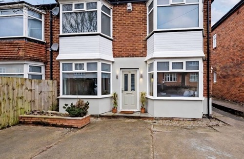 Newcastle-upon-Tyne Apartment | 2 Bed Flat, Newcastle, 5 min to City, Free parking - Pass the Keys