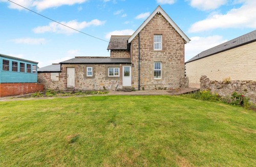 Berwick-upon-Tweed Cottage | 2 Bed in Berwick-upon-Tweed (oc-l32027)