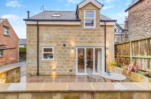 Harrogate Cottage | 2 Bed in Harrogate (oc-w30111)