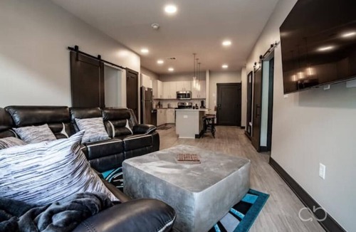 Clarksville Apartment | 2 Bedroom 2 Bath Apt Near Downtown Louisville