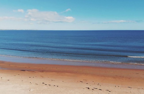 Cresswell House | 2 bedroom accommodation in Cresswell beach