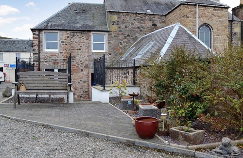Abernethy Cottage | 2 bedroom accommodation in Abernethy, Perth