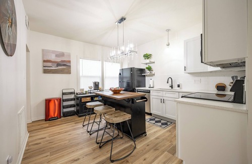 Meridian-Kessler Apartment | 2-bedroom apartment near State Fairgrounds in downtown Indianapolis