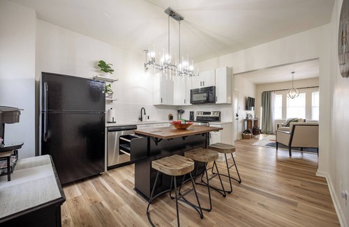 Meridian-Kessler Apartment | 2-bedroom apartment near State Fairgrounds in downtown Indianapolis
