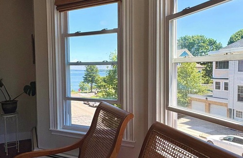 Munjoy Hill Apartment | 2-Bedroom Apartment Steps from Eastern Prom - Walk to Everything!