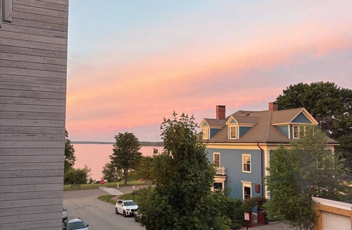 Munjoy Hill Apartment | 2-Bedroom Apartment Steps from Eastern Prom - Walk to Everything!