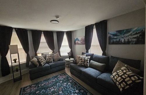 Lynn Bed & Breakfast | 2-bedroom bed & breakfast in adorable Lynn with AC comfort
