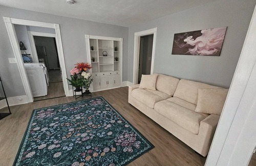 Lynn Bed & Breakfast | 2-bedroom bed & breakfast in adorable Lynn with AC comfort