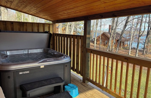 Au Train Cabin | 2 bedroom cabin on beautiful lakefront property with an outdoor hot tub