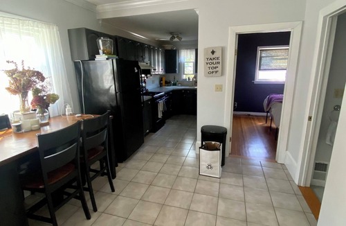 Salem Condo | 2 bedroom condo walking distance to downtown, free parking