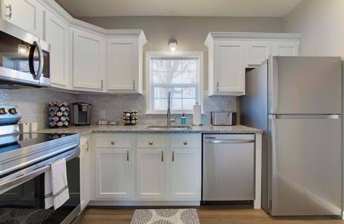 Vermilion House | 2 Bedroom Cottage - Modern Countryside Escape