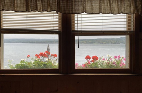 Hammondsport Cottage | 2 Bedroom Cottage on Keuka Lake. Sleeps 6 Comfortably