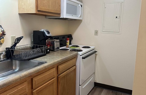 Downtown Pittsburgh Apartment | 2 Bedroom Downtown Apt Walkable Safe Clean