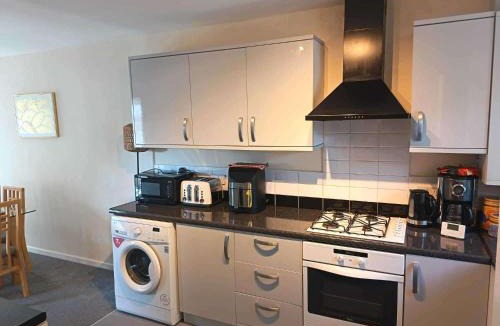 Cramlington House | 2 Bedroom House Sleeps 4 with Private Garden