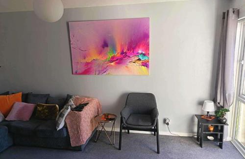 Cramlington House | 2 Bedroom House Sleeps 4 with Private Garden