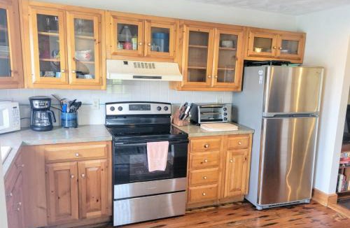 Matunuck House | 2 Bedroom Matunuck Beach House, 1 Block from Ocean