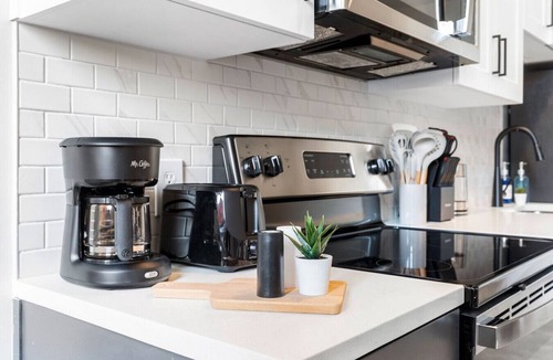 Downtown Cincinnati Apartment | 2 Bedroom Near UC & Good Samaritan Hospital + Wifi
