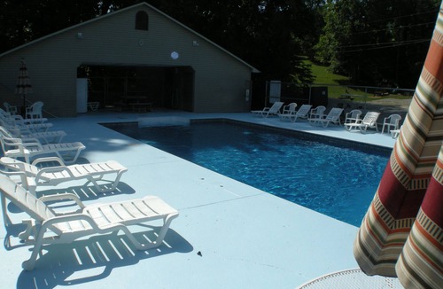 Monticello Condo | 2 bedroom, Pet friendy condo overlooking pool and tennis court.