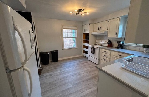 University Heights Apartment | 2-Bedroom University Heights home w 2 King Beds