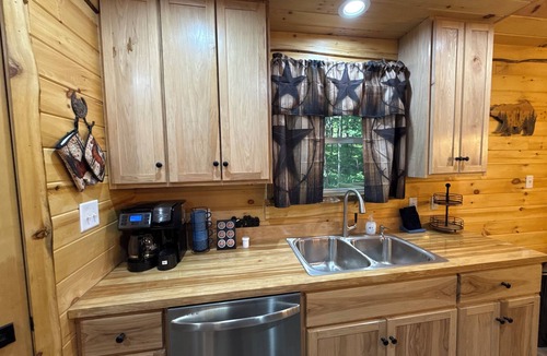 Logan Cabin | 2 Bedroom upper Barndominium cabin, Hot tub, King bed,Fire Pit, Horses on site