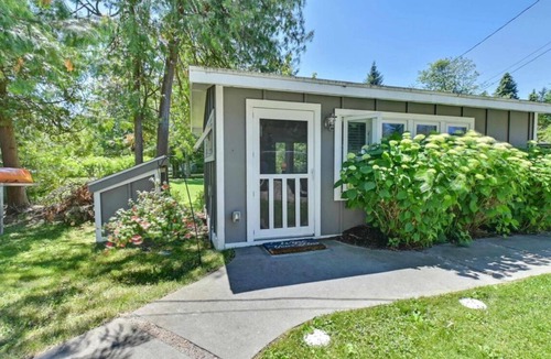 Kewadin House | 2 bedroom w/loft Torch Lake lakefront!