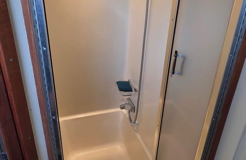 Greilickville Boat Rental | 2-bedroom yacht in charming Traverse City with kitchen and cool AC