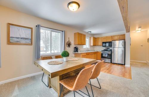 Higgins Lake House | 2 Blocks to Higgins Lake: Family-Friendly Home