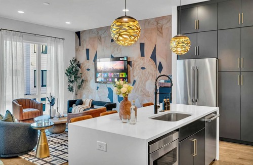 Katie Hill Neighborhood House | 2 Hot Tubs Karaoke Game Room Downtown Nashville