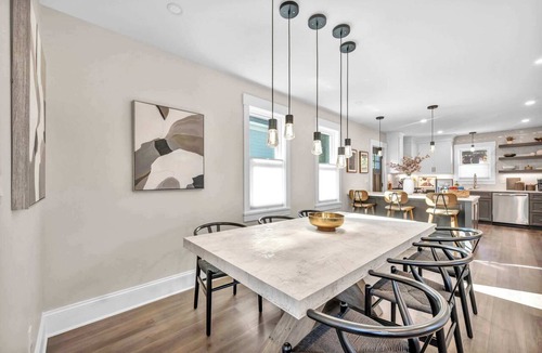 Detroit - Shoreway House | 2 King Beds | Sauna, Hot Tub & Pickleball Court