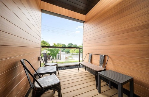 Traverse City Condo | 2 King BR I Front Street + Walk DT
