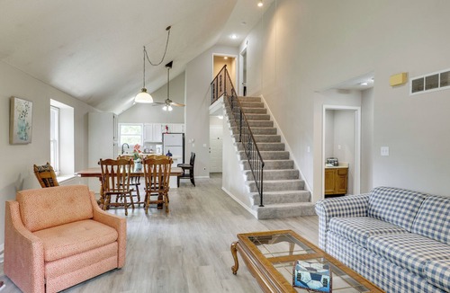 Waldron House | 2-Level Townhome w/Patio 4 Mi to Kansas Speedway!